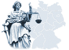 Die Figur der Justizia is vor der Karte der Bundesrepublik Deutschland dargestellt