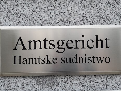  Schild Amtsgericht Hamtske sudnistwo sorbisch