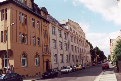 Ansicht des Straßenzuges mit Blick auf das Amtsgerichtsgebäude