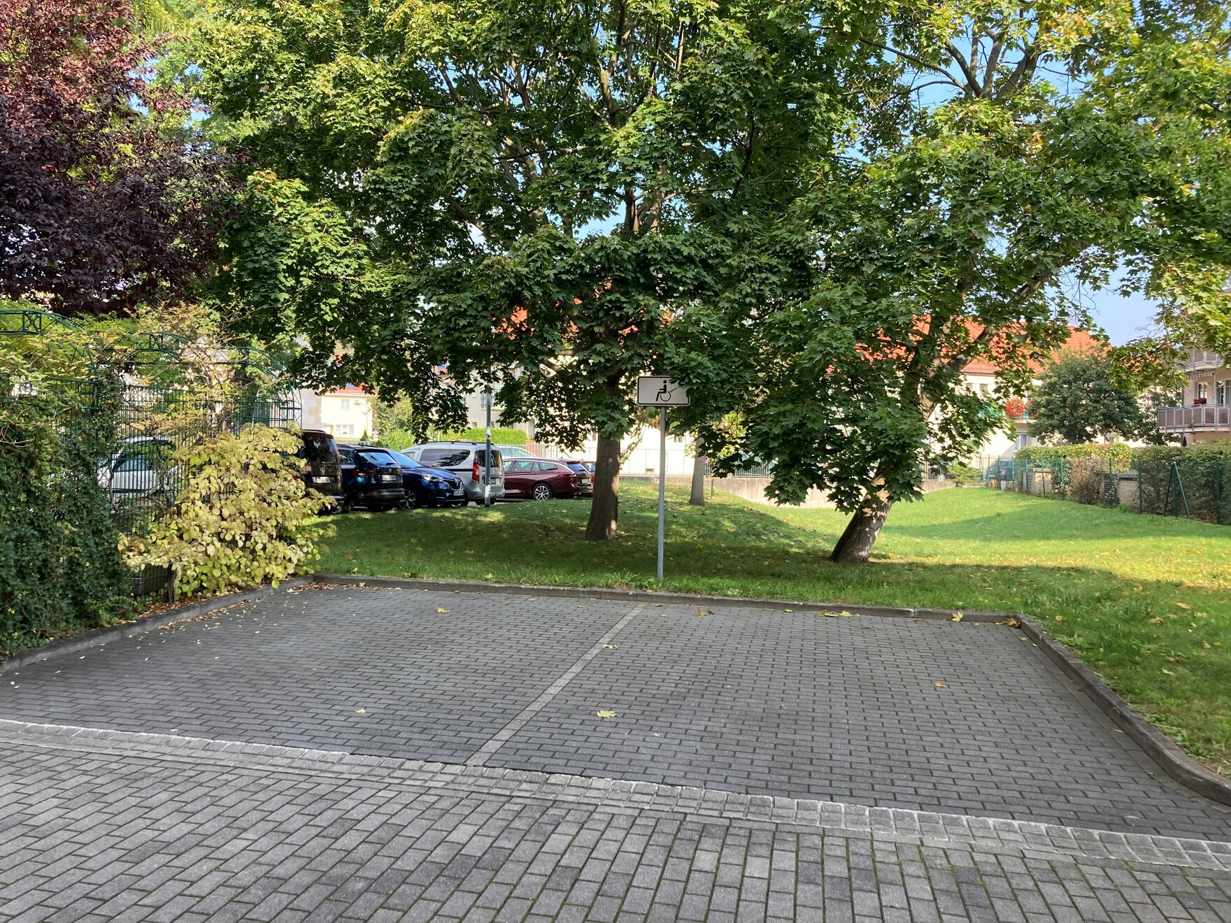 Parkplatz für gehbehinderte Menschen