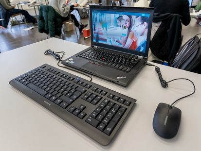 Laptop mit Tastatur