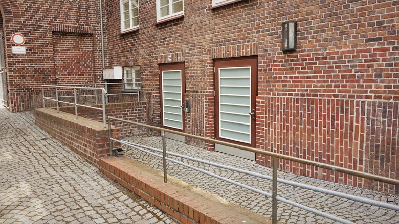 Ansicht Seiteneingang für Rollstuhlfahrer