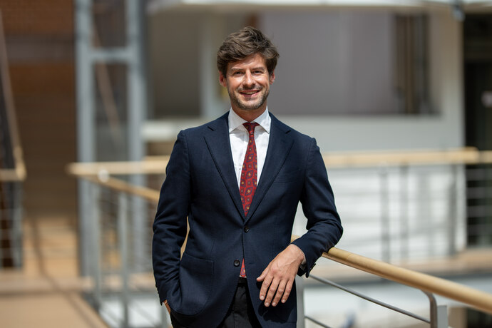 Portraitfoto des Pressesprechers Alexander Melzer