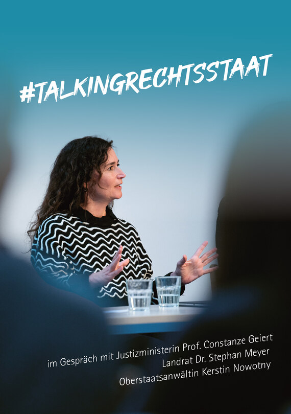 Constanze Geiert als Symbolbild der Reihe "Talking Rechtsstaat"
