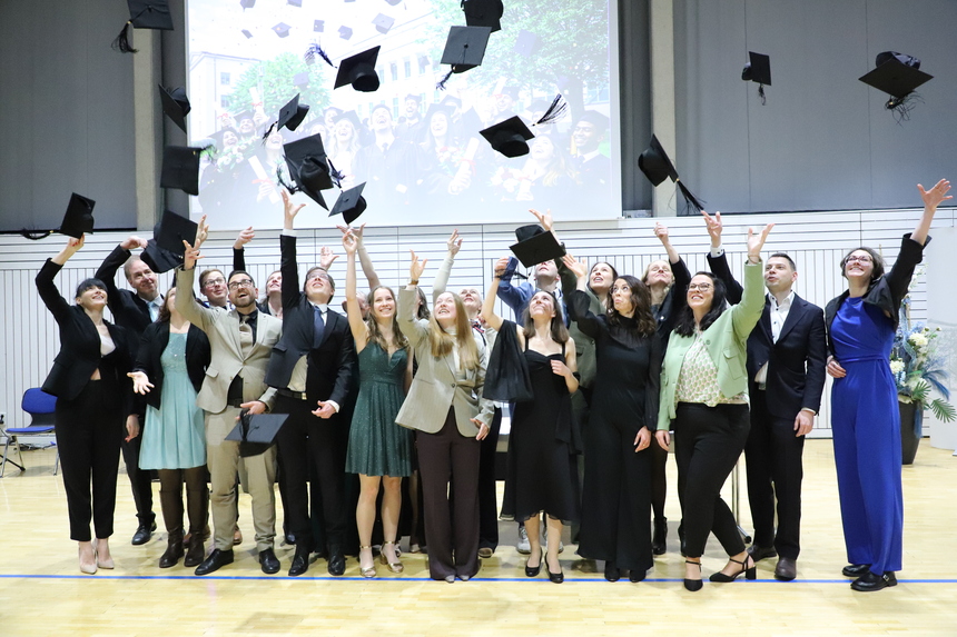 Zeugnisübergabe Masterstudiengang Public Governance an der Hochschule Meißen